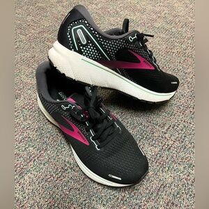 Brooks Ghost 14 Running Shoes 9wide EUC